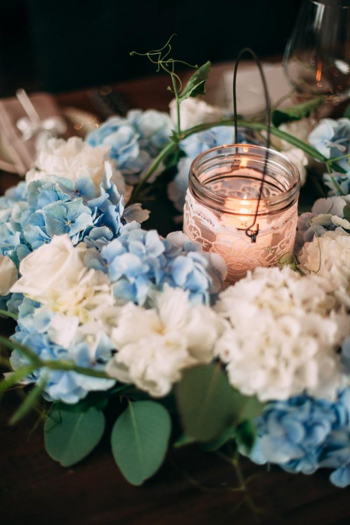 Blue-white-rustic-wedding-5